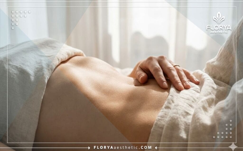 Résultat parfait d'une abdominoplastie montrant un ventre plat et sain.