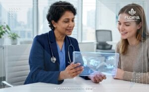 طبيب يشرح مدة الشفاء من عملية تجميل الجفون للمريض باستخدام جهاز لوحي متطور