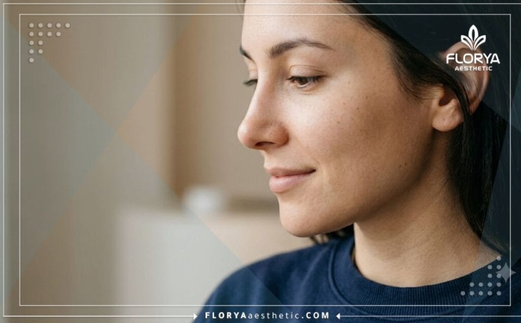 نتيجة مثالية وطبيعية لعملية تجميل الأنف مع إضاءة سينمائية تركز على التناسق والجمال.
